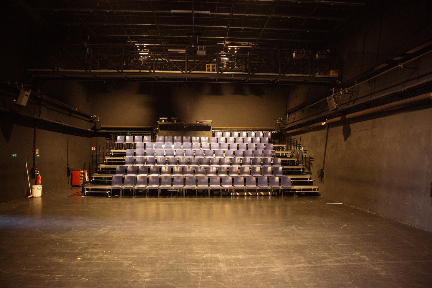 Die Trib&uuml;hne im Neuen Saal