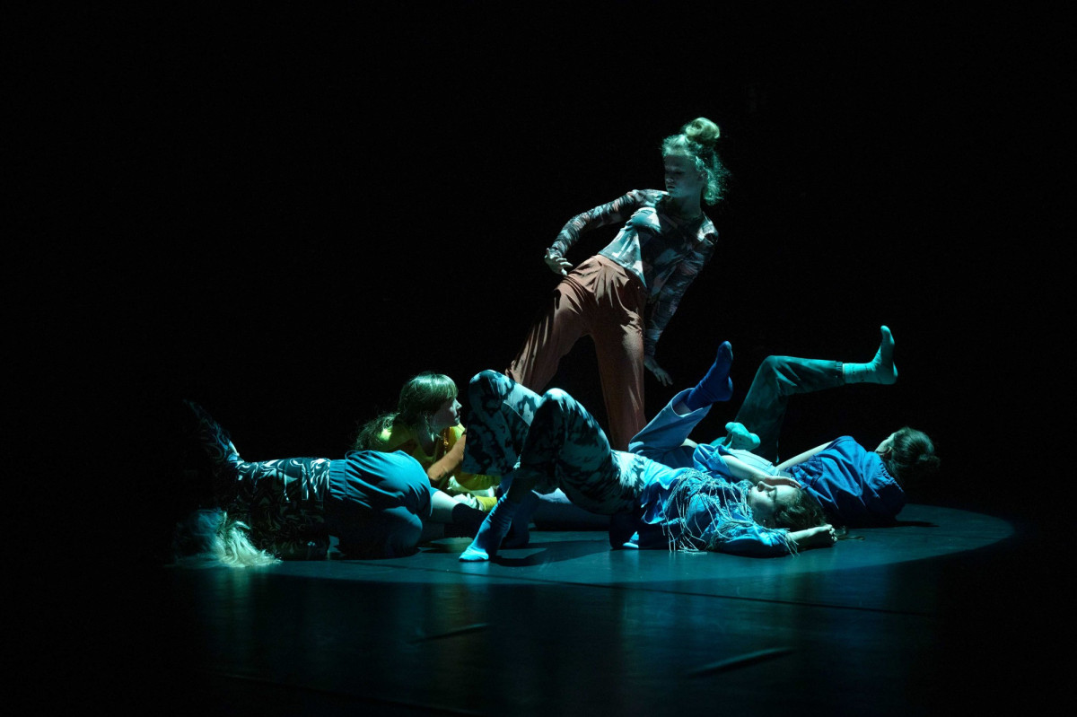 7 Jugendliche T&auml;nzerinnen